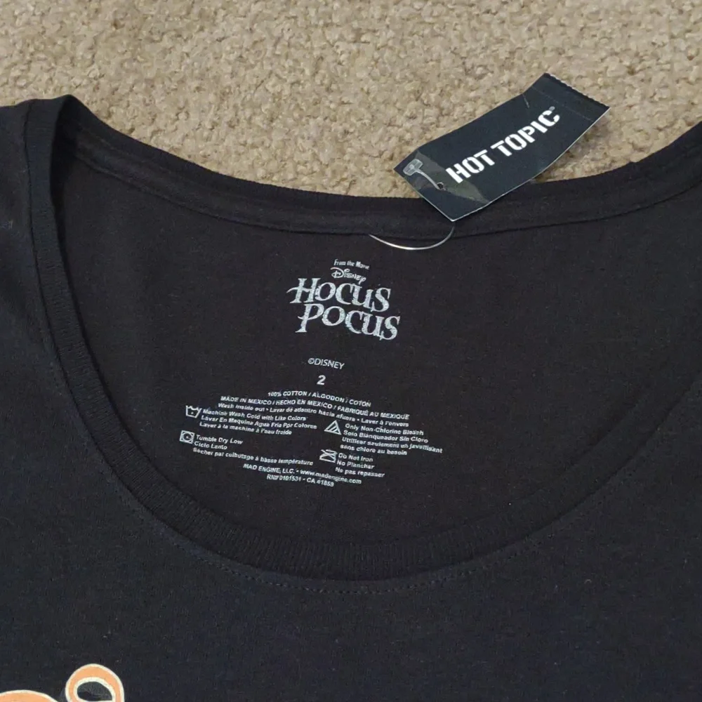 Hocus Pocus Sz 2x Hot Topic T-shirt NWT - Picture 3 of 3